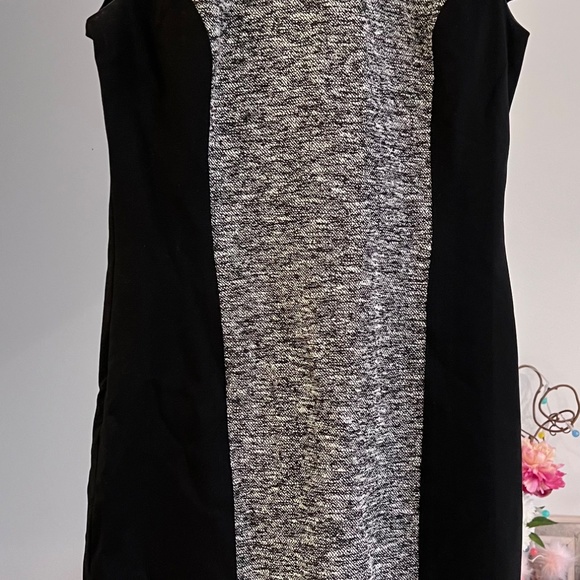 Tahari dress - Picture 3 of 3